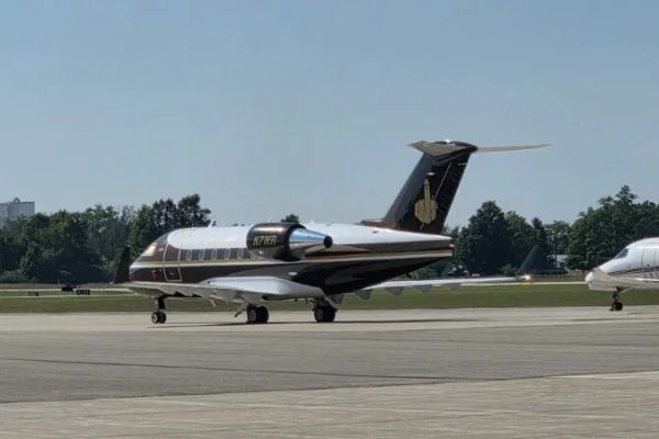 Kid Rock faces backlash after private jet with shocking feature is spotted at airport: ‘Money cannot buy class’