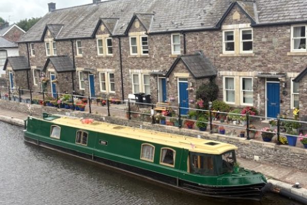 A vacation on a narrowboat in Wales’ canals