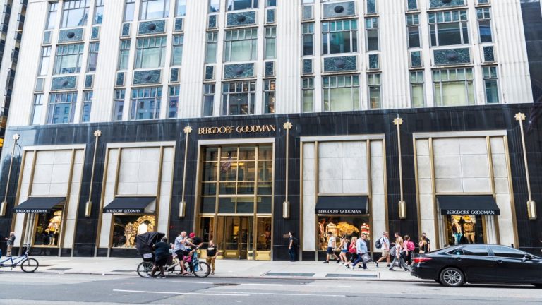 Struggling retailer to sell brand in $1 billion deal amid debt crisis