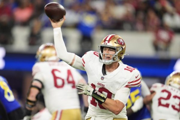 49ers’ Mac Jones weathers injury, takes down Rams
